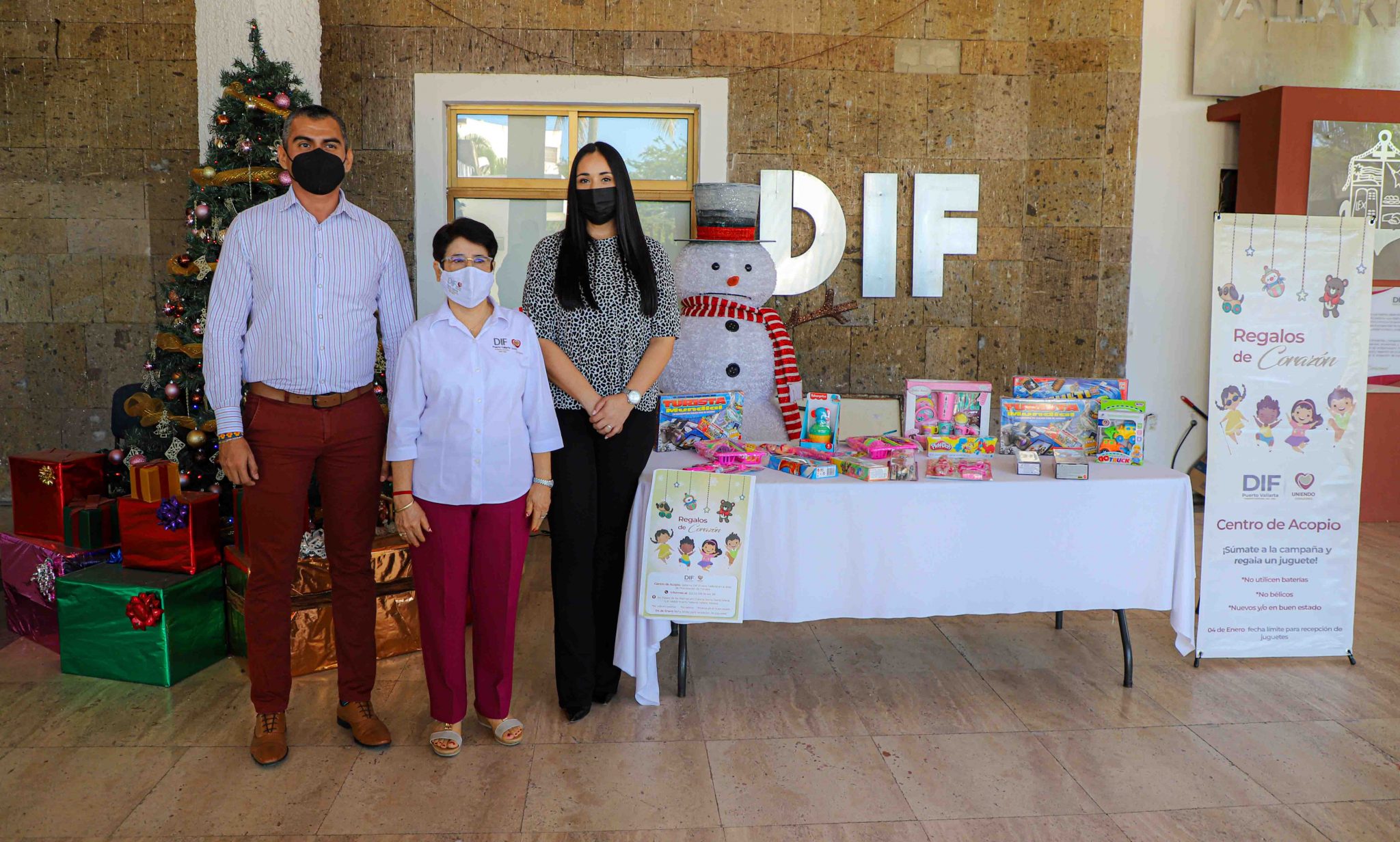 Invita Dif A Donar Un Juguete A Trav S De Regalos De Coraz N Dif